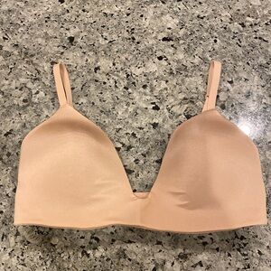 Skims Wireless Form T Shirt Bra in color Mica